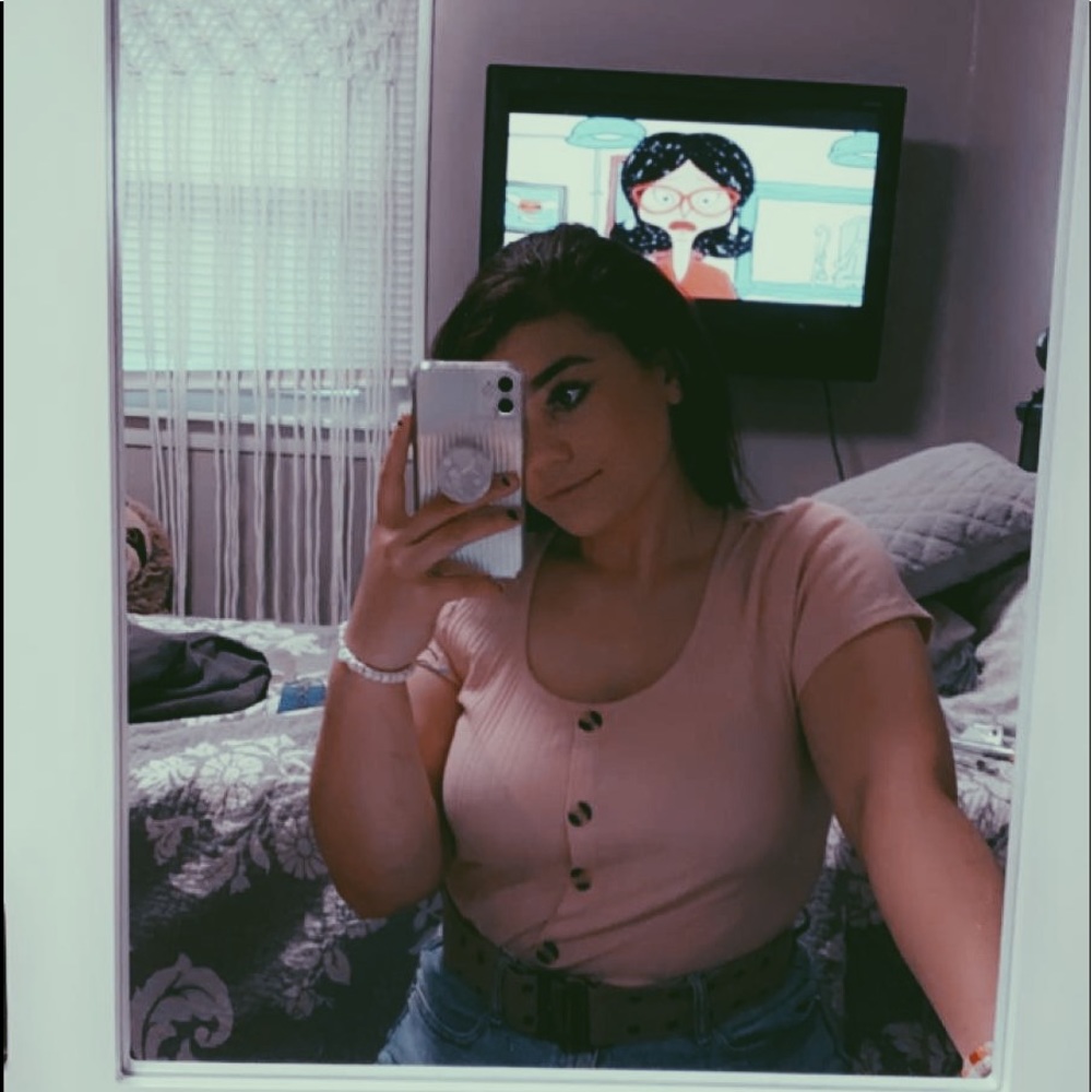 Meet your Posher, Chloe